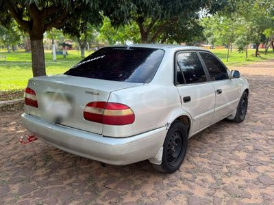 Toyota Corolla miniatura 3