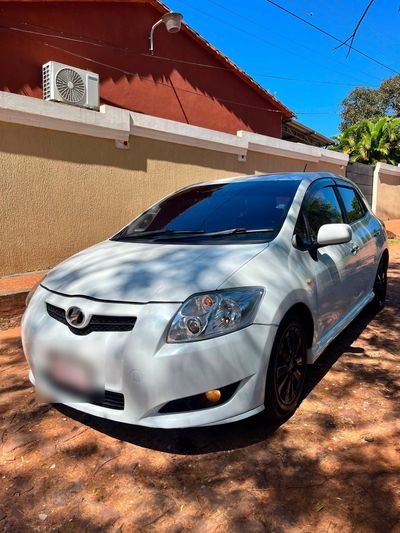 Toyota Auris miniatura 2