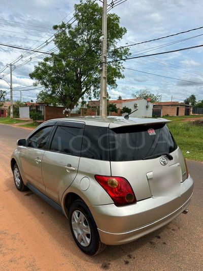 Toyota Ist miniatura 5