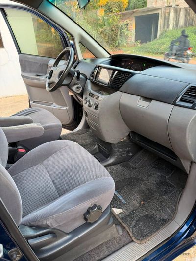 Toyota Voxy miniatura 15