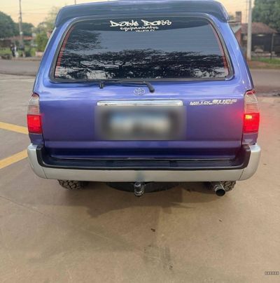 Toyota Hilux miniatura 3