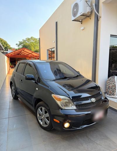 Toyota Ist miniatura 2