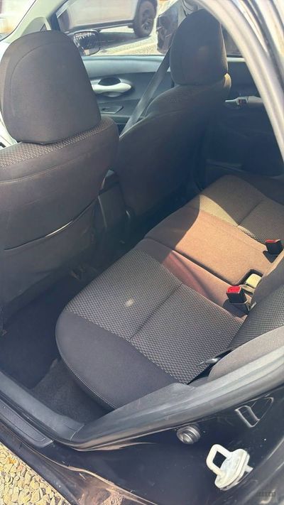 Toyota Auris miniatura 8