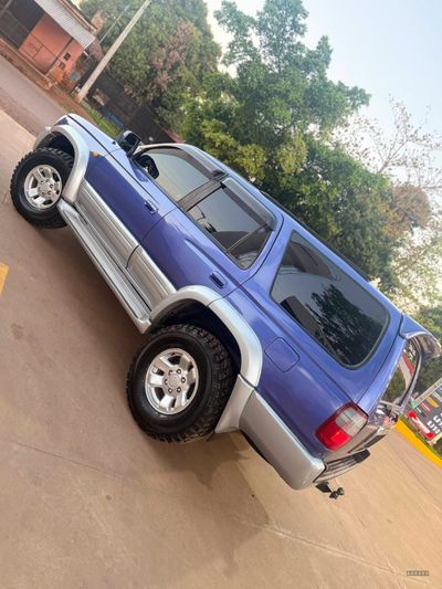 Toyota Hilux miniatura 4
