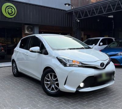 Toyota Vitz miniatura 5