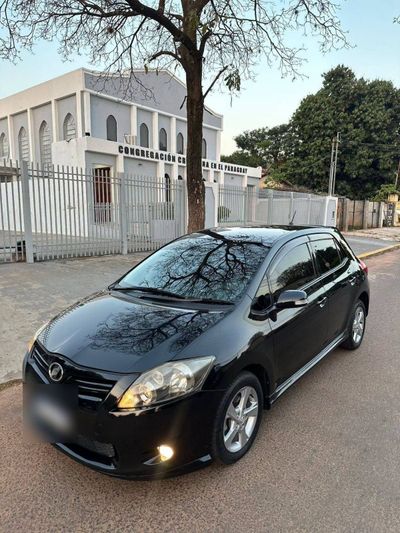 Toyota Auris miniatura 3