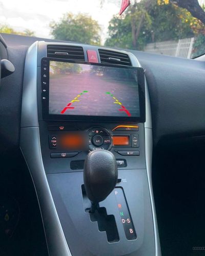 Toyota Auris miniatura 8
