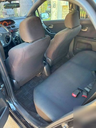 Toyota Vitz miniatura 6