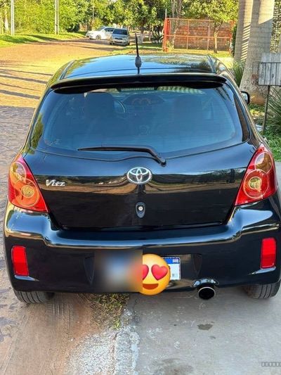 Toyota Vitz miniatura 2