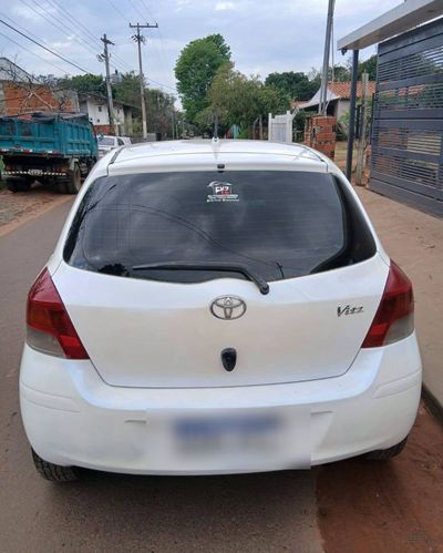Toyota Vitz miniatura 13