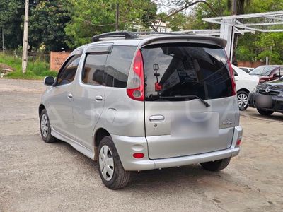 Toyota FunCargo miniatura 5