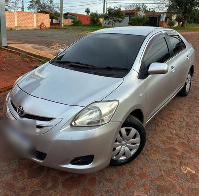 Toyota Belta miniatura 3