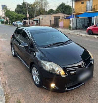 Toyota Auris miniatura 6