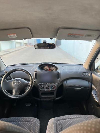 Toyota FunCargo miniatura 6