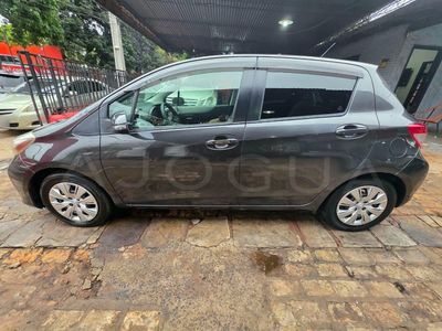 Toyota Vitz miniatura 3