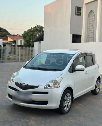 Toyota Ractis miniatura 3