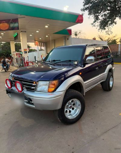 Toyota Land Cruiser Prado miniatura 4