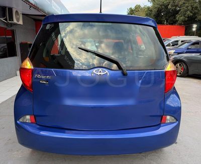 Toyota Ractis miniatura 5