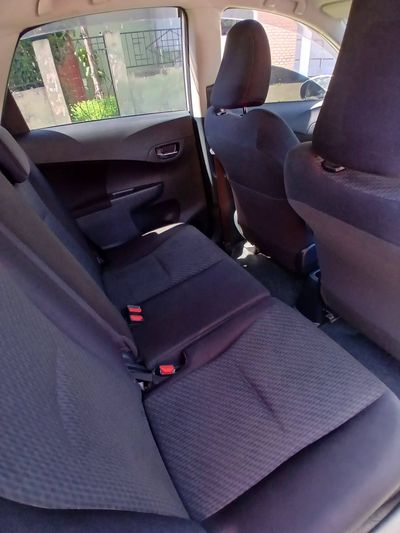 Toyota Ractis miniatura 5