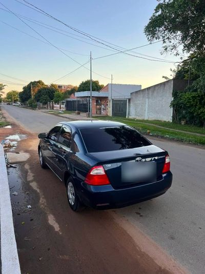 Toyota Corolla miniatura 3