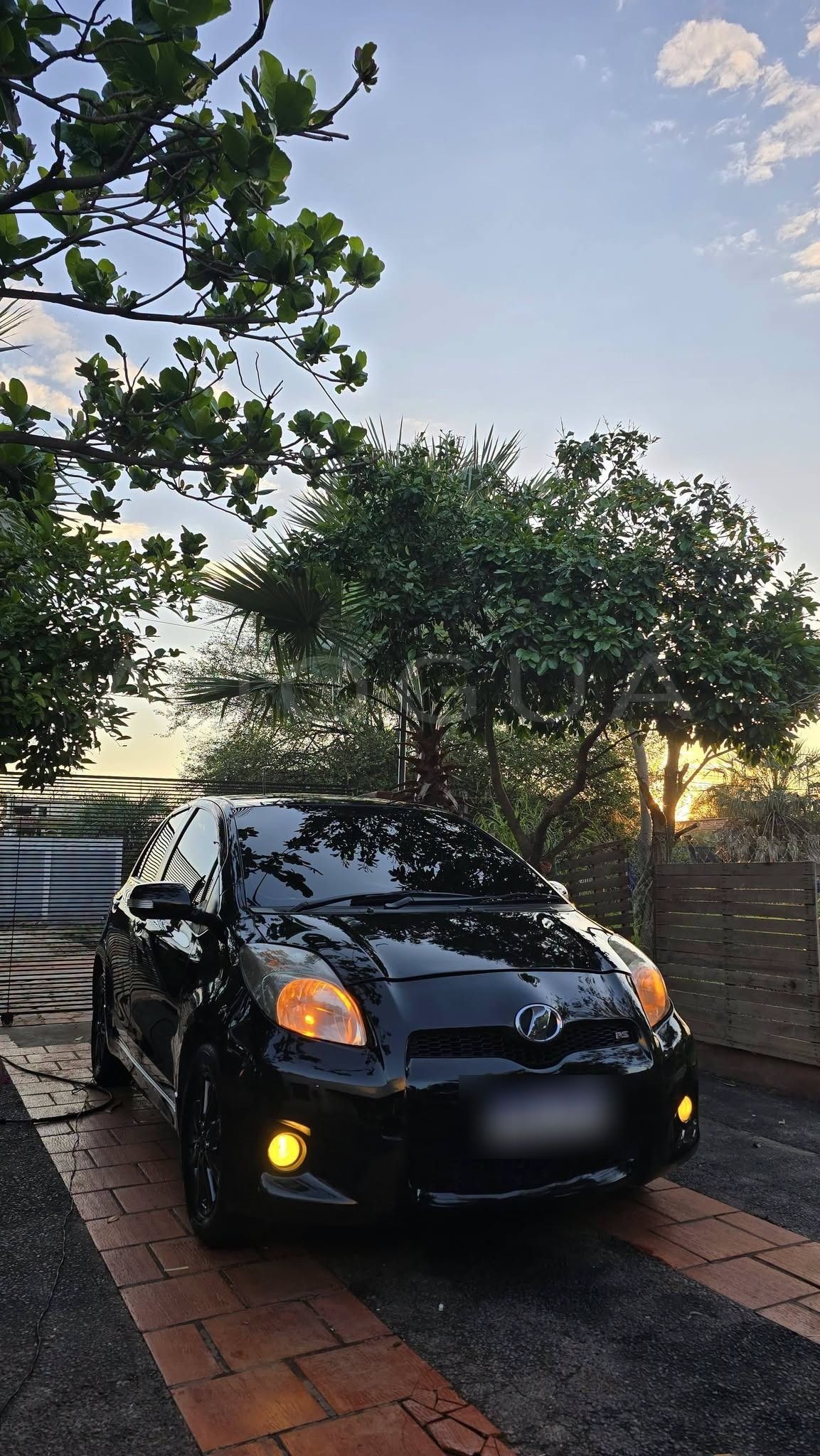 Toyota Vitz image 1