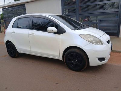 Toyota Vitz miniatura 9