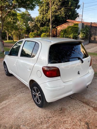 Toyota Vitz miniatura 4