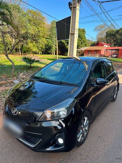 Toyota Vitz thumbnail 1