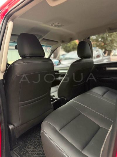 Toyota Hilux miniatura 4