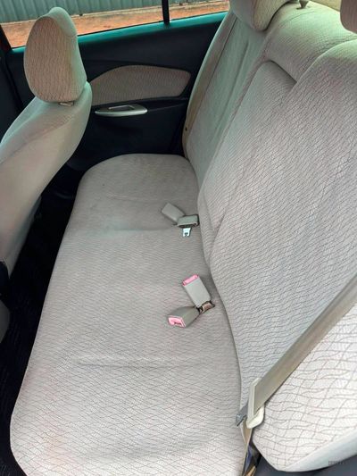 Toyota Belta miniatura 9