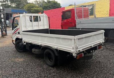 Toyota Dyna miniatura 3