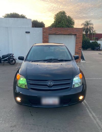 Toyota Ist miniatura 2