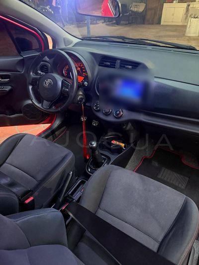 Toyota Vitz miniatura 15