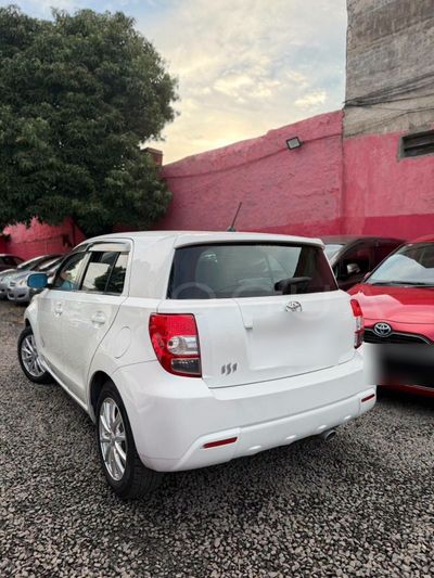 Toyota Ist miniatura 4