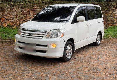 Toyota Spacio miniatura 9