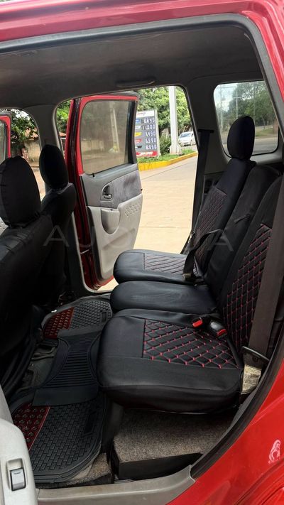Toyota FunCargo miniatura 5