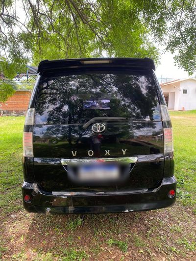 Toyota Voxy miniatura 5