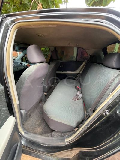 Toyota Vitz miniatura 12