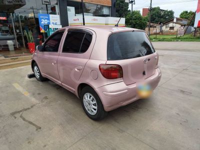 Toyota Vitz miniatura 4