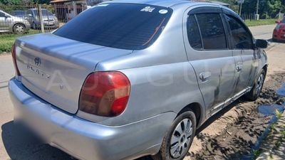 Toyota Platz miniatura 4