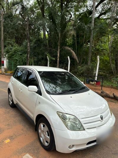 Toyota Ist miniatura 4