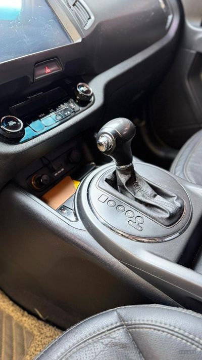 Kia Sportage miniatura 9