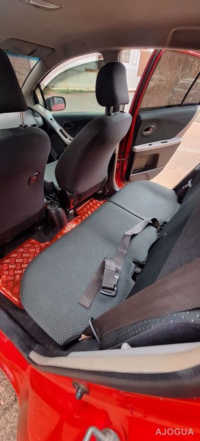 Toyota Vitz miniatura 6