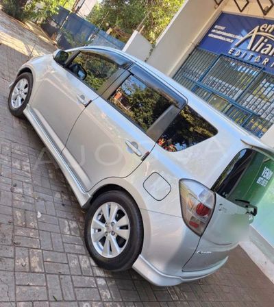Toyota Ractis miniatura 4