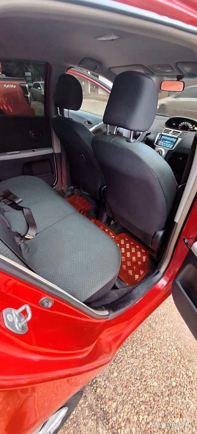 Toyota Vitz miniatura 5