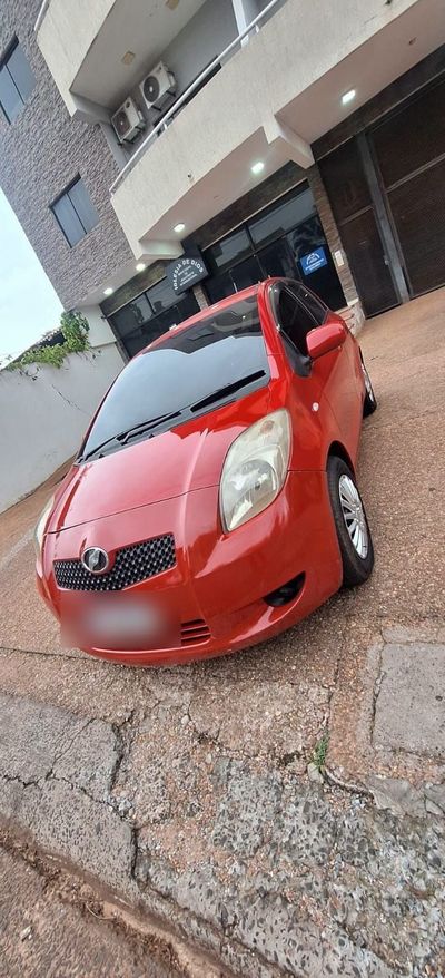 Toyota Vitz miniatura 2