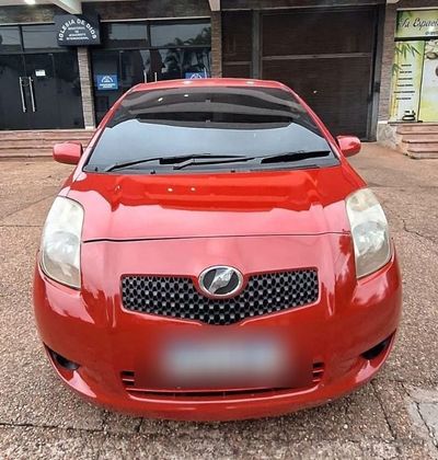 Toyota Vitz miniatura 10