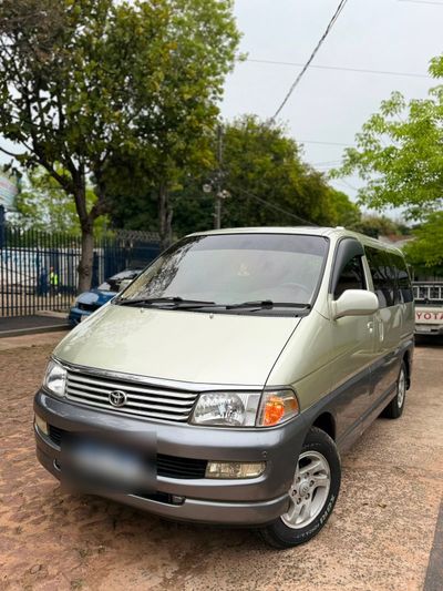 Toyota Regius miniatura 5