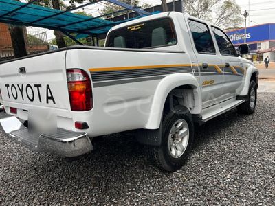 Toyota Hilux miniatura 3