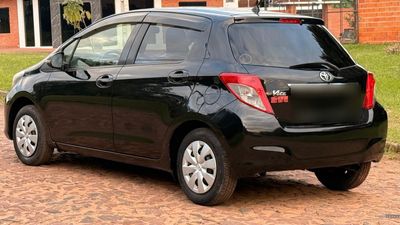 Toyota Vitz miniatura 4